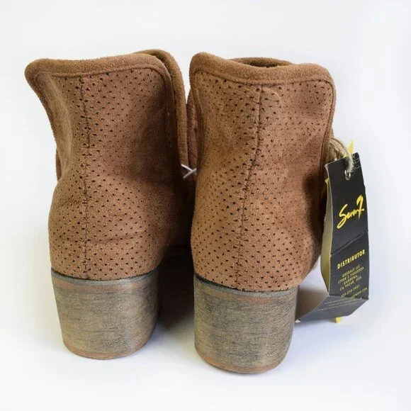NWT SEVEN7 Vegan Suede Soho Ankle Booties Size 6 - Picture 3 of 12